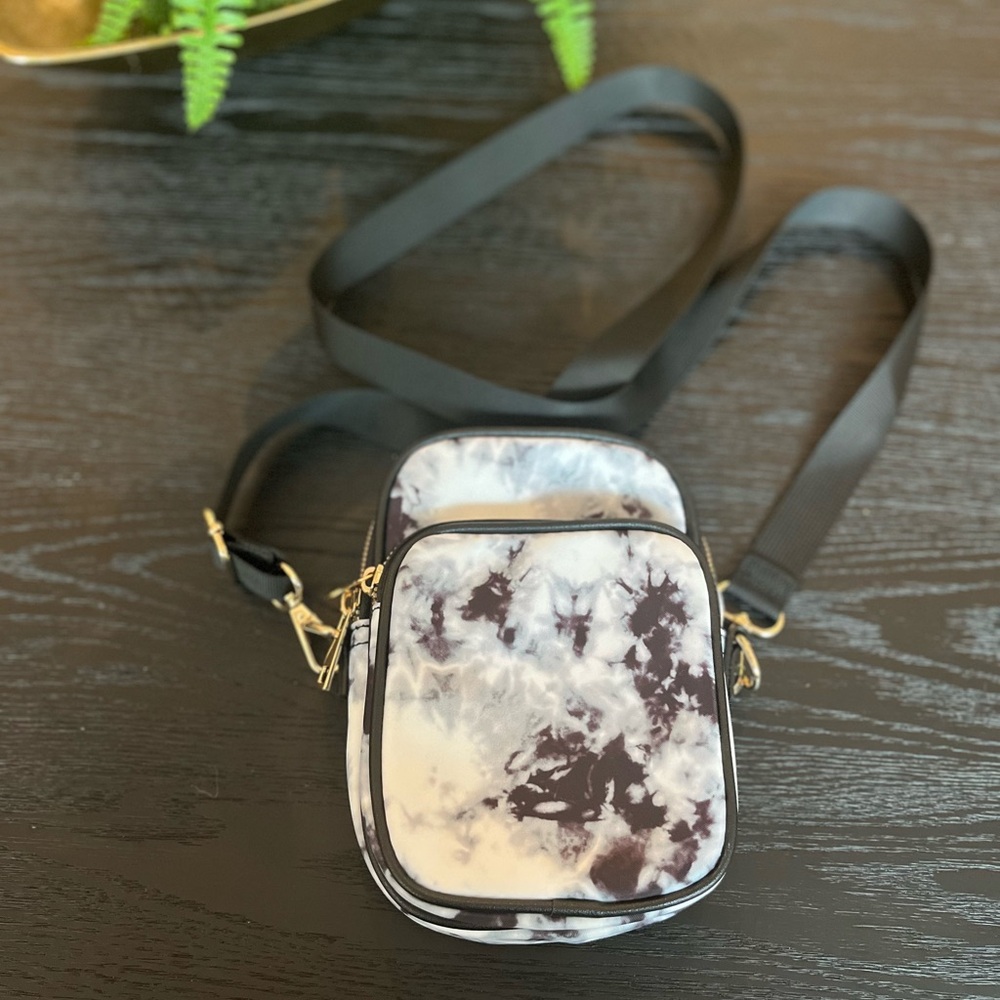 “Like Dreams” small crossbody bag NWOT